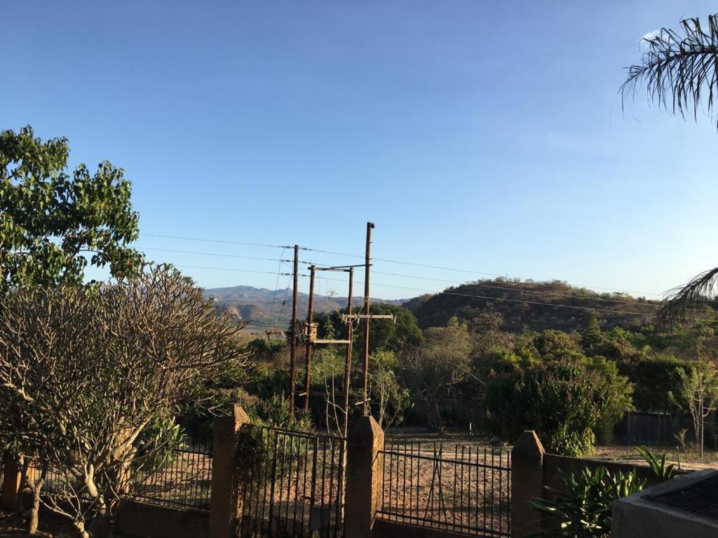 Leopard Tree Retreat Farm stay *